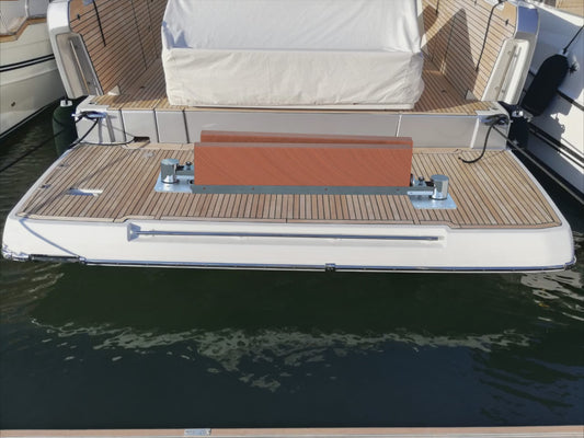 Swing-Away Dinghy Stowage